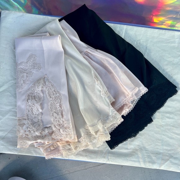 Assorted Small Vintage Slip Skirt Bundle - Picture 2 of 3